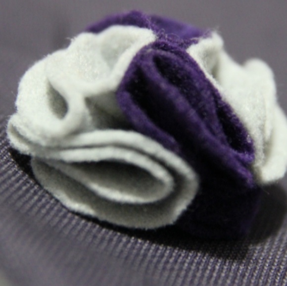 Magnetic Lapel Flower - Picture 3 of 4